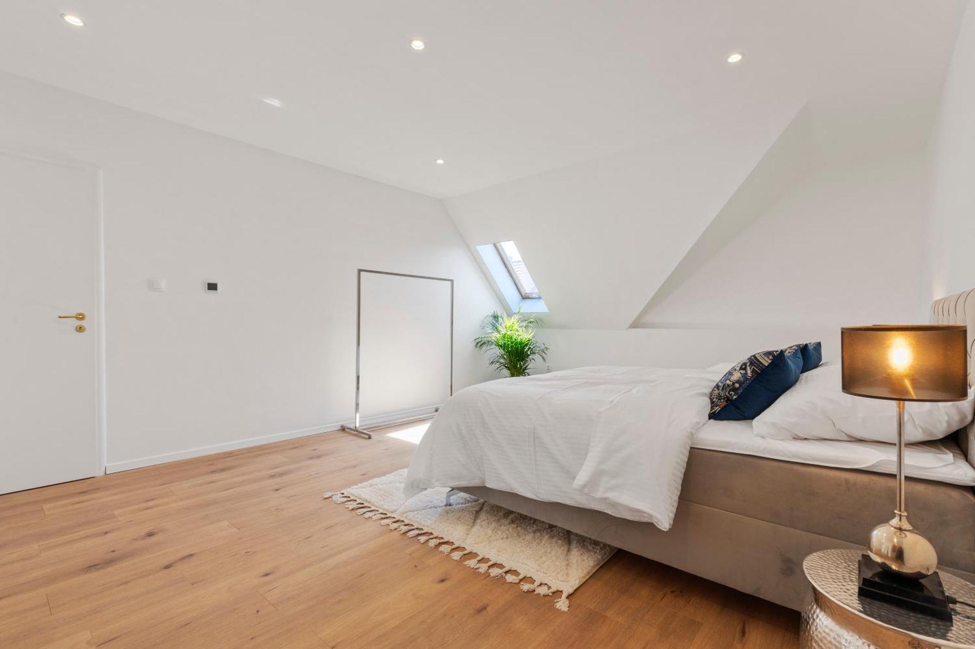 Lam Mockingbird - Terrace - Ac Appartement Bratislava Buitenkant foto