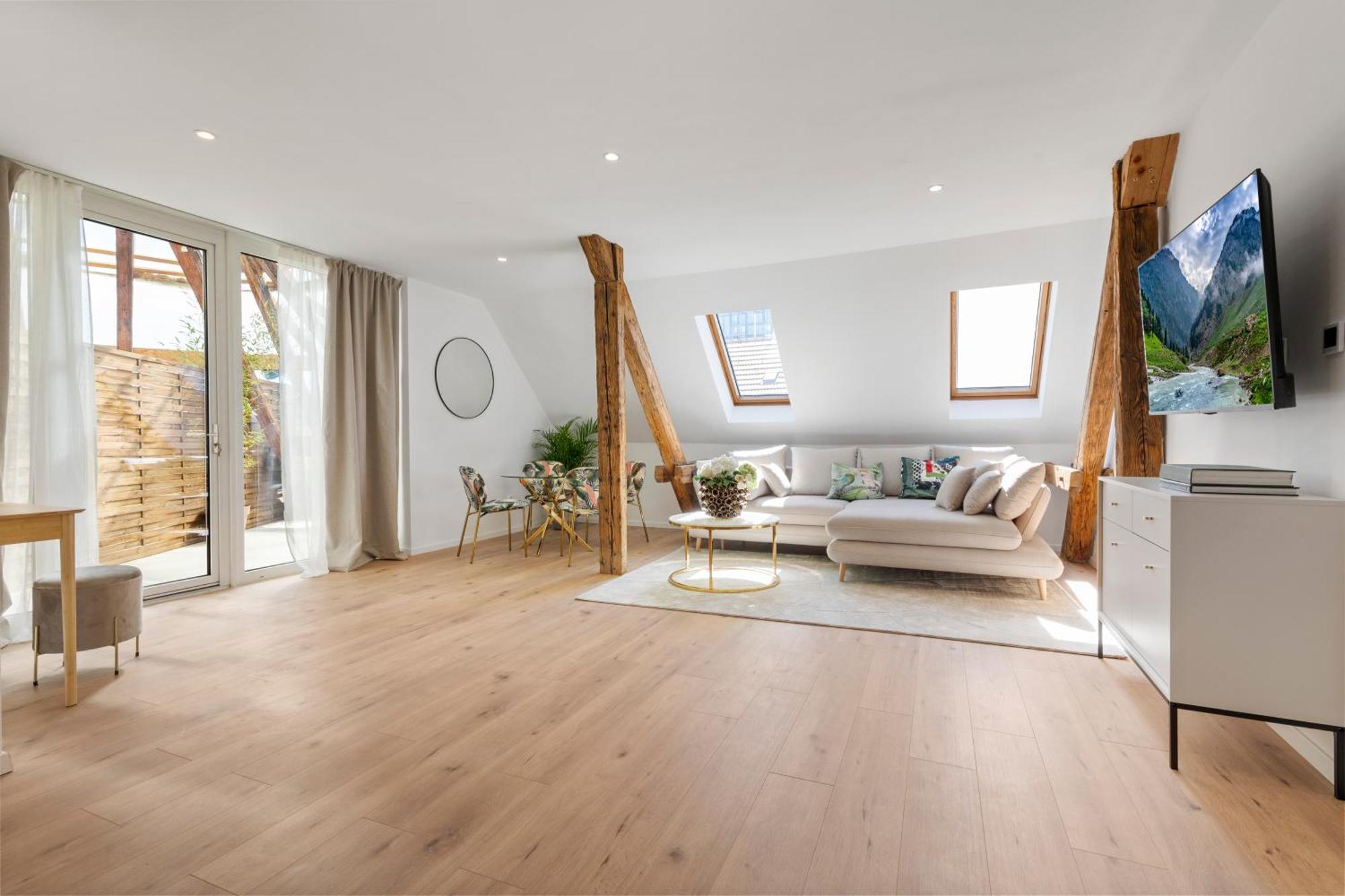 Lam Mockingbird - Terrace - Ac Appartement Bratislava Buitenkant foto