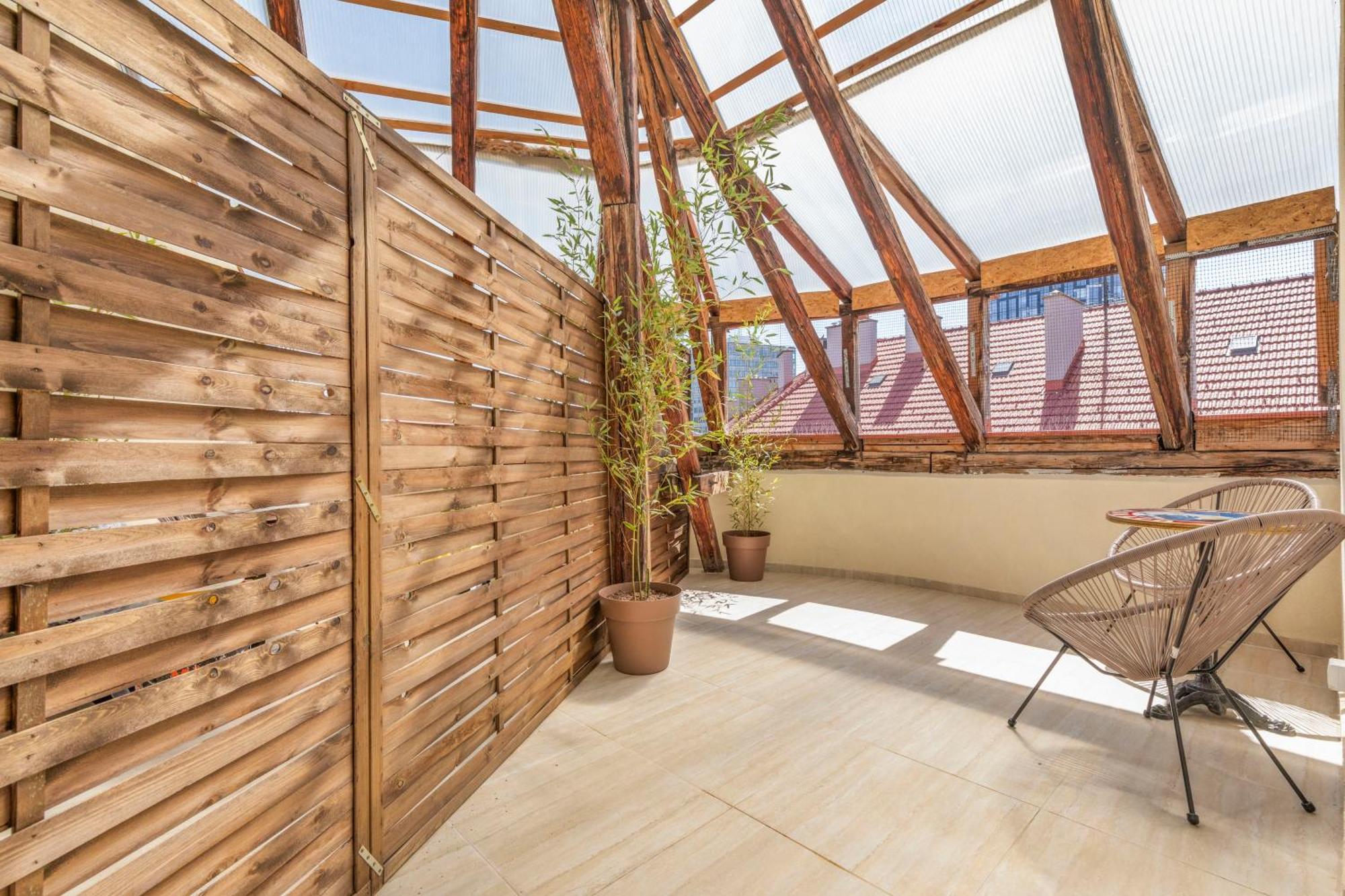Lam Mockingbird - Terrace - Ac Appartement Bratislava Buitenkant foto
