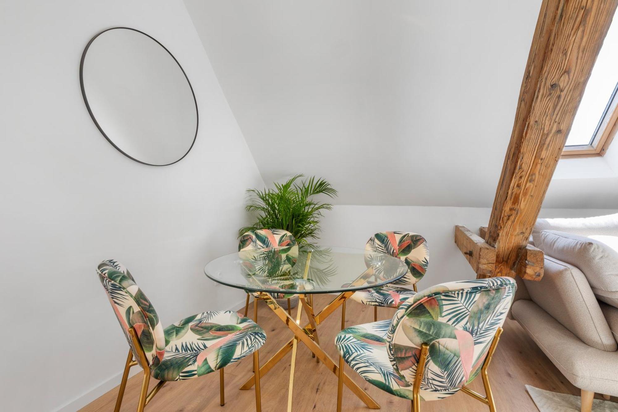 Lam Mockingbird - Terrace - Ac Appartement Bratislava Buitenkant foto
